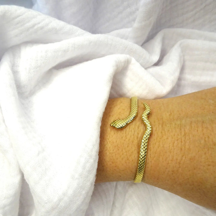 AMELIA GOLDEN BANGLE BRACELET