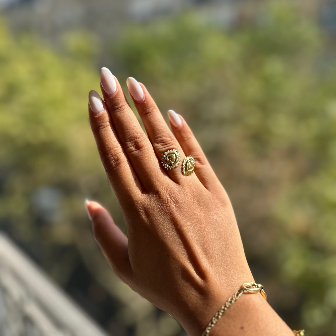 AMORETTA DOUBLE HEART GOLDEN RING