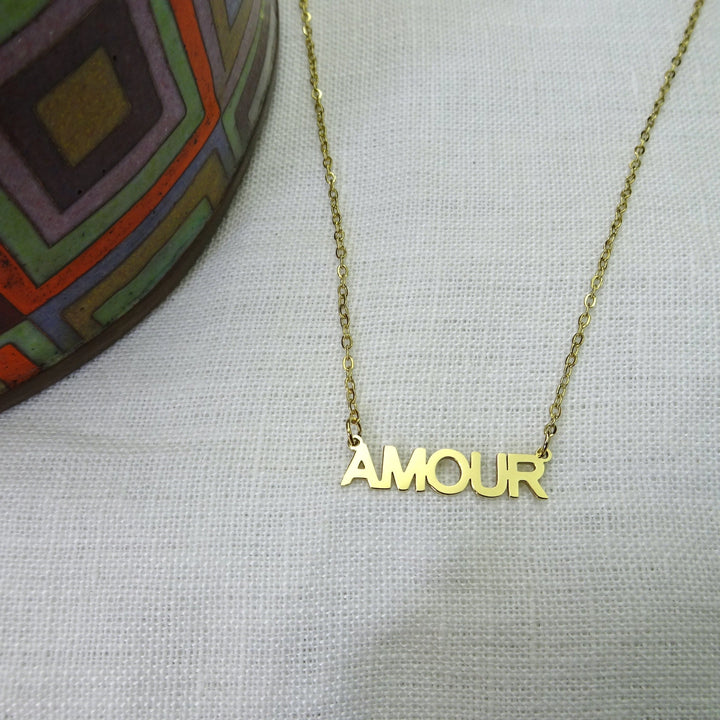 AMOUR NECKLACE