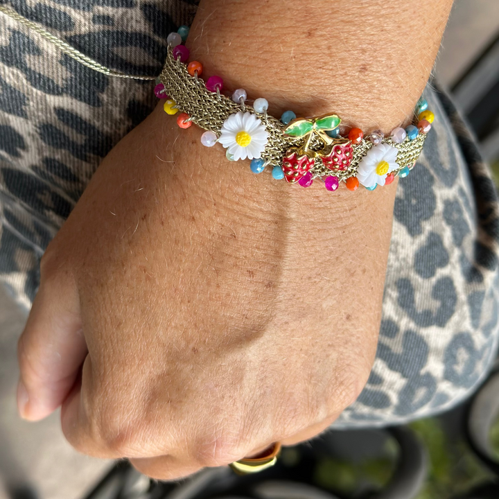 FRUITY BLOOM CHARM AJUSTABLE BRACELET- HANDMADE GOLD THREAD