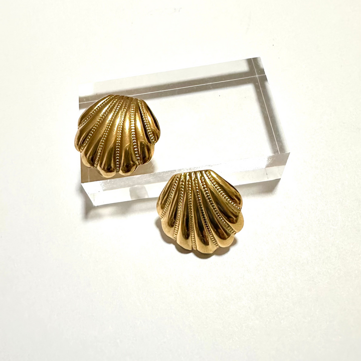 GOLDEN SHELL STUD EARRINGS – STAINLESS STEEL