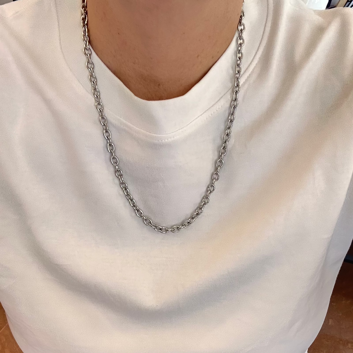 KAOLA LONG SILVER NECKLACE