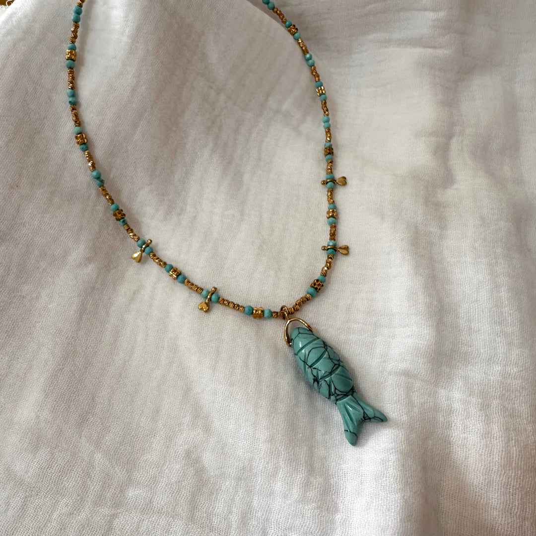PESCA NATURAL STONE FISH PENDANT GOLD NECKLACE