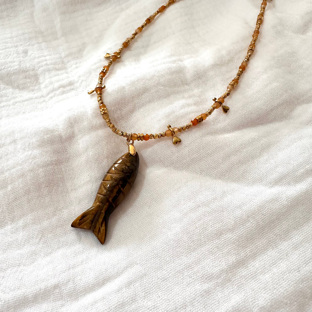 PESCA NATURAL STONE FISH PENDANT GOLD NECKLACE