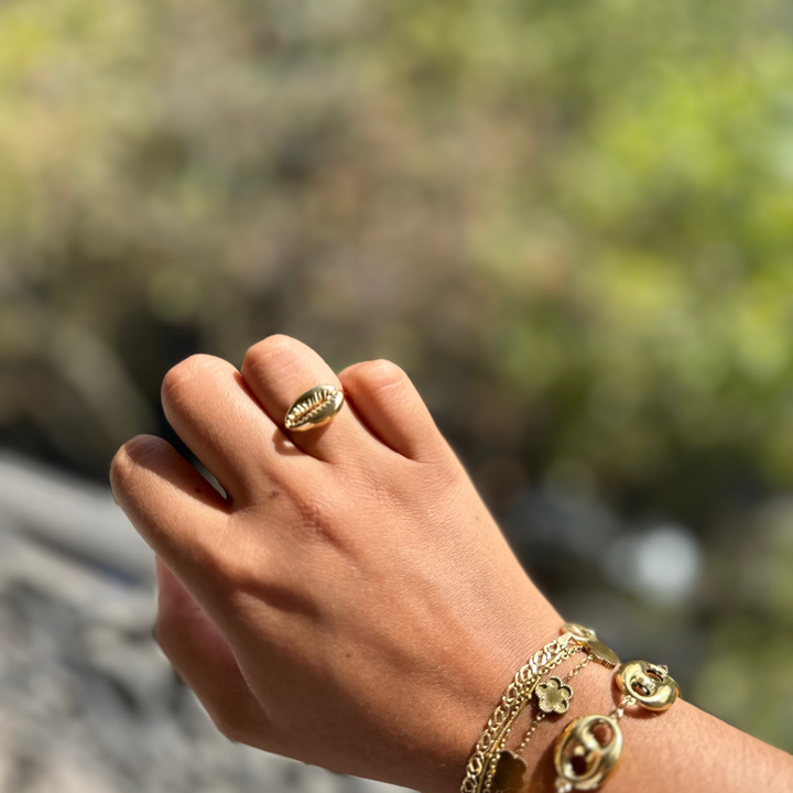 SIRENA COWRIE SHELL GOLDEN RING