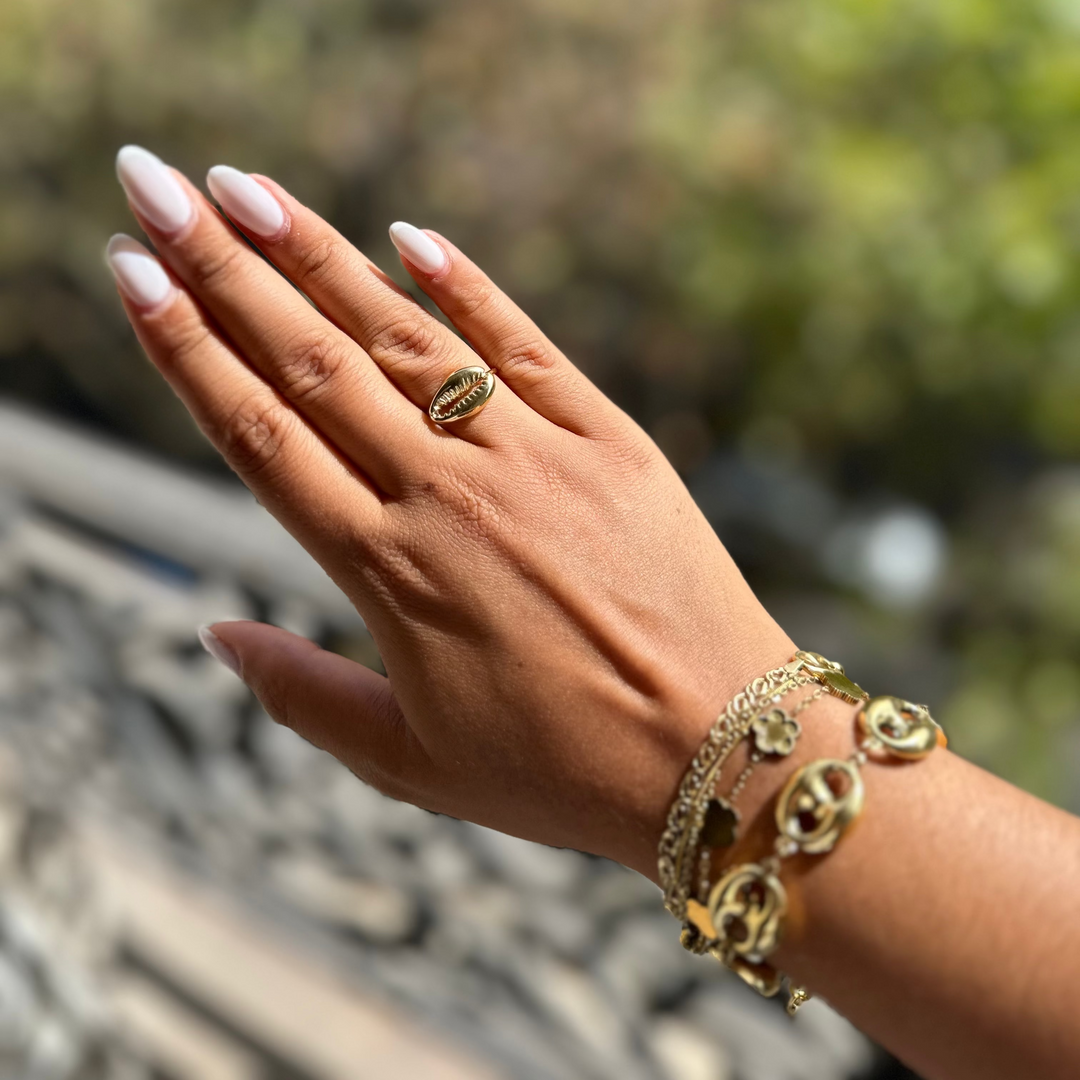 SIRENA COWRIE SHELL GOLDEN RING
